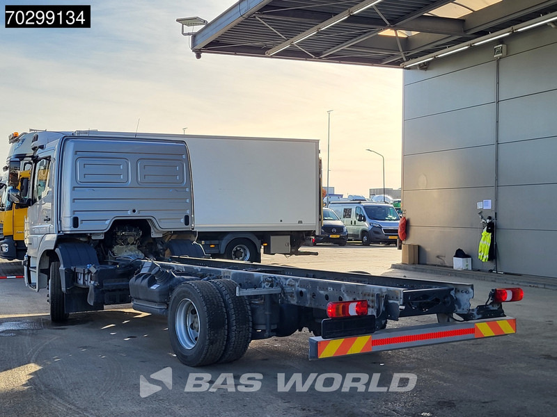Mercedes-Benz Atego 1224 Atego 4X2 12tons chassis LOW Mileage! Automatic Airco Euro 6 - Вантажівка шасі: фото 2 Mercedes-Benz Atego 1224 Atego 4X2 12tons chassis LOW Mileage! Automatic Airco Euro 6 - Вантажівка шасі: фото 2