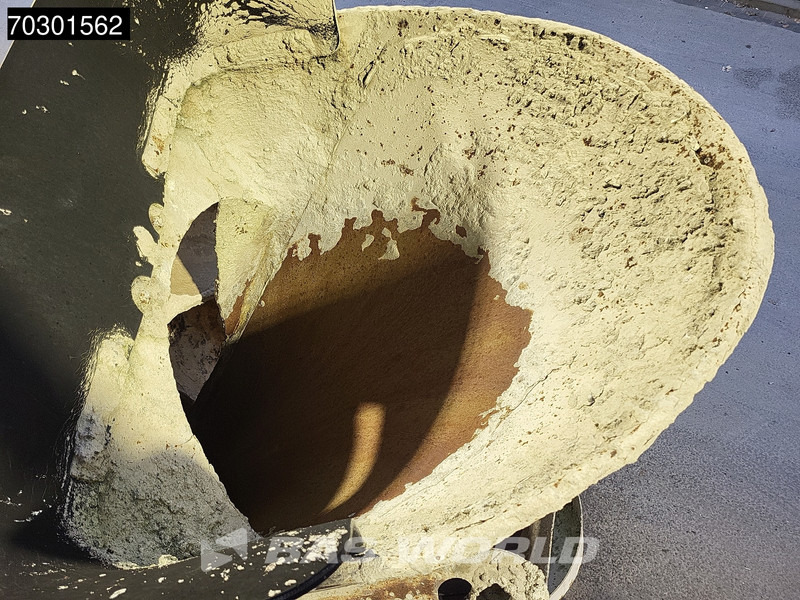 Mercedes-Benz Axor 3240 8X4 9m3 Liebherr mixer Steel suspension Manual Euro 5 - Автобетонозмішувач: фото 5 Mercedes-Benz Axor 3240 8X4 9m3 Liebherr mixer Steel suspension Manual Euro 5 - Автобетонозмішувач: фото 5