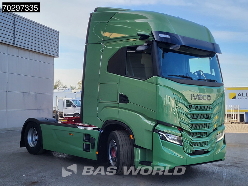 Iveco S-Way 580 4X2 NEW! DynamicSteering Standklima Navi ACC LED Euro 6 - Тягач: фото 3 Iveco S-Way 580 4X2 NEW! DynamicSteering Standklima Navi ACC LED Euro 6 - Тягач: фото 3