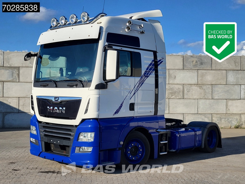 MAN TGX 18.500 4X2 Mega XXL Retarder Standklima 2xTanks ACC Euro 6 - Тягач: фото 1 MAN TGX 18.500 4X2 Mega XXL Retarder Standklima 2xTanks ACC Euro 6 - Тягач: фото 1