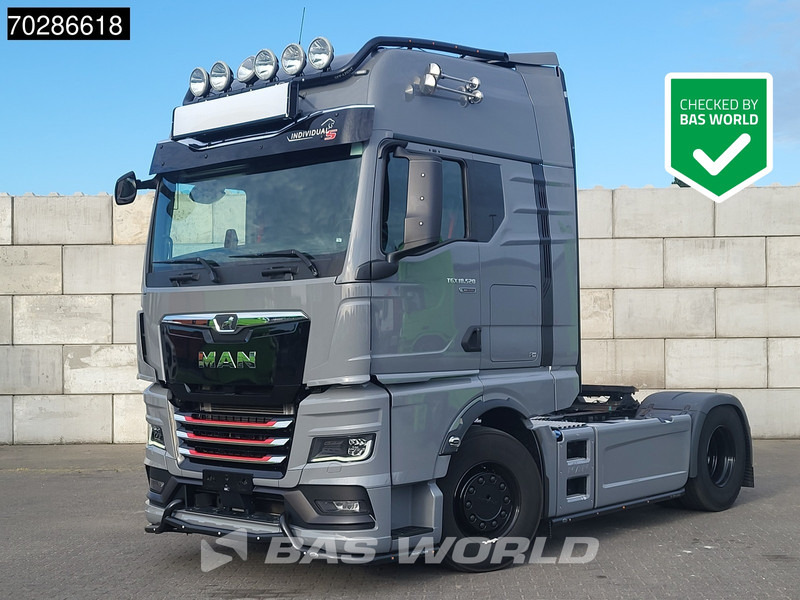 MAN TGX 18.520 4X2 Individual Lion S! GX Retarder Full-Air 2x Tanks Navi LED ACC Euro 6 - Тягач: фото 1 MAN TGX 18.520 4X2 Individual Lion S! GX Retarder Full-Air 2x Tanks Navi LED ACC Euro 6 - Тягач: фото 1