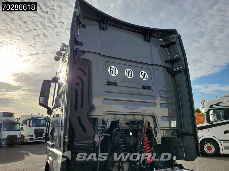 MAN TGX 18.520 4X2 Individual Lion S! GX Retarder Full-Air 2x Tanks Navi LED ACC Euro 6 - Тягач: фото 3 MAN TGX 18.520 4X2 Individual Lion S! GX Retarder Full-Air 2x Tanks Navi LED ACC Euro 6 - Тягач: фото 3