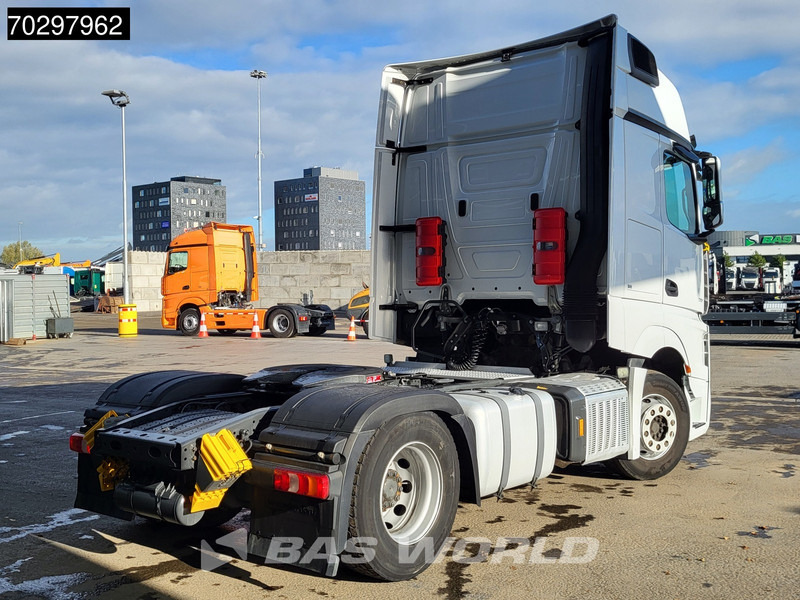 Mercedes-Benz Actros 1851 Actros 4X2 GigaSpace ADR 2xTanks Xenon Euro 6 - Тягач: фото 5 Mercedes-Benz Actros 1851 Actros 4X2 GigaSpace ADR 2xTanks Xenon Euro 6 - Тягач: фото 5