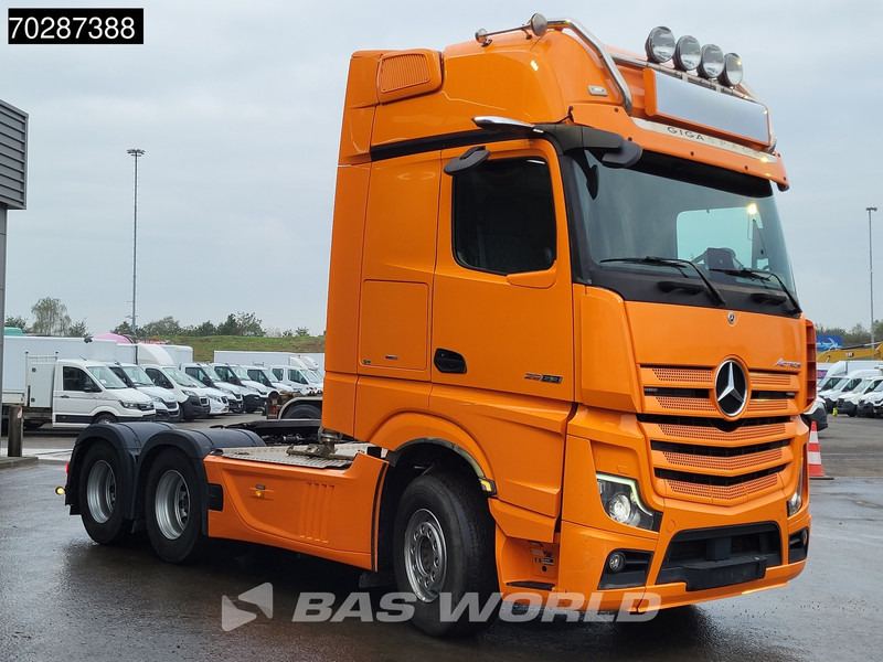 Mercedes-Benz Actros 2663 Actros 6X4 GigaSpace Retarder Full-Air Leder MirrorCam DynamicSteering Compressor Xenon Navi ACC Euro 6 - Тягач: фото 3 Mercedes-Benz Actros 2663 Actros 6X4 GigaSpace Retarder Full-Air Leder MirrorCam DynamicSteering Compressor Xenon Navi ACC Euro 6 - Тягач: фото 3