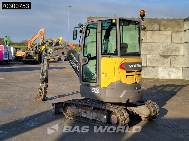 Volvo ECR25 D - Міні-екскаватор: фото 3 Volvo ECR25 D - Міні-екскаватор: фото 3