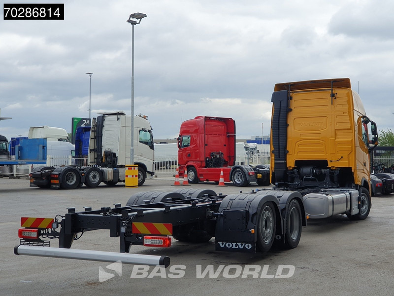 Volvo FH 460 6X2 NEW chassis! Full air Suspension Lift-Axle Navi ACC LED Euro 6 - Вантажівка шасі: фото 5 Volvo FH 460 6X2 NEW chassis! Full air Suspension Lift-Axle Navi ACC LED Euro 6 - Вантажівка шасі: фото 5