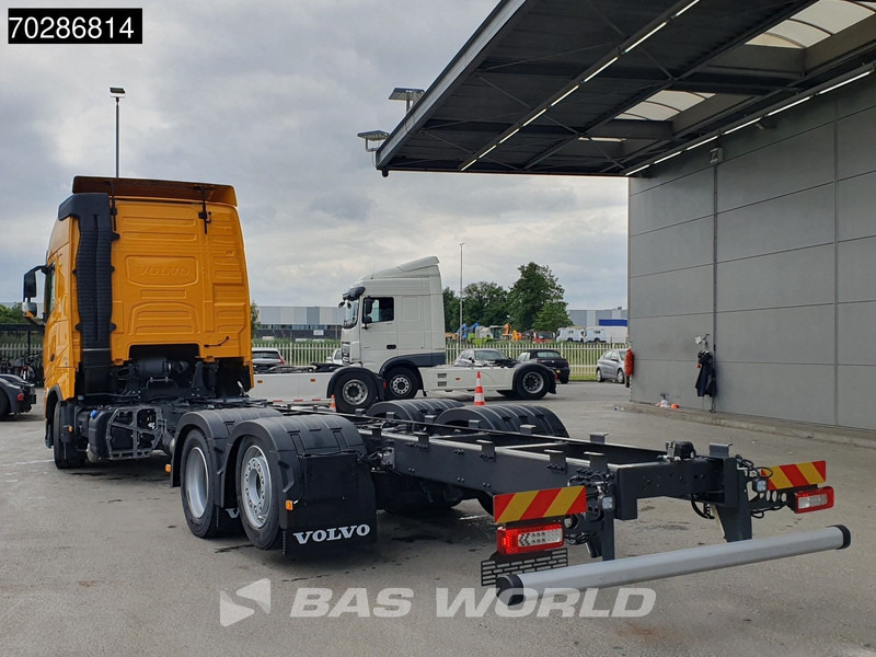 Volvo FH 460 6X2 NEW chassis! Full air Suspension Lift-Axle Navi ACC LED Euro 6 - Вантажівка шасі: фото 2 Volvo FH 460 6X2 NEW chassis! Full air Suspension Lift-Axle Navi ACC LED Euro 6 - Вантажівка шасі: фото 2
