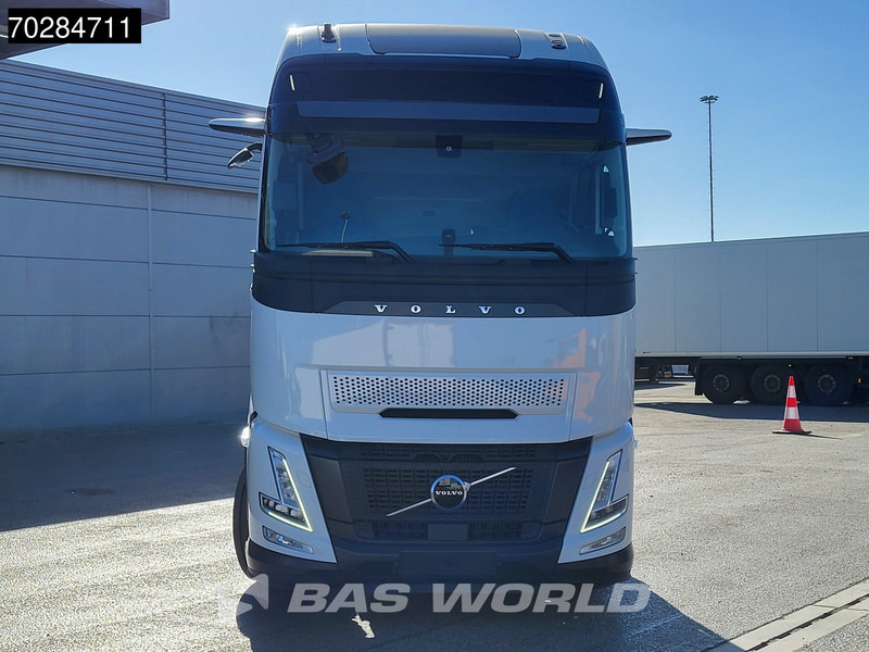 Volvo FH 62 R AERO 6X2 NEW Horsetruck chassis Lift+Lenkachse Dynamic Steering Mirror cam Euro 6 - Вантажівка шасі: фото 5 Volvo FH 62 R AERO 6X2 NEW Horsetruck chassis Lift+Lenkachse Dynamic Steering Mirror cam Euro 6 - Вантажівка шасі: фото 5