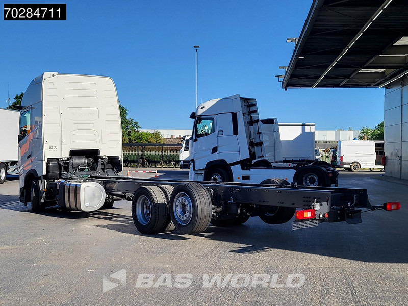 Volvo FH 62 R AERO 6X2 NEW Horsetruck chassis Lift+Lenkachse Dynamic Steering Mirror cam Euro 6 - Вантажівка шасі: фото 2 Volvo FH 62 R AERO 6X2 NEW Horsetruck chassis Lift+Lenkachse Dynamic Steering Mirror cam Euro 6 - Вантажівка шасі: фото 2