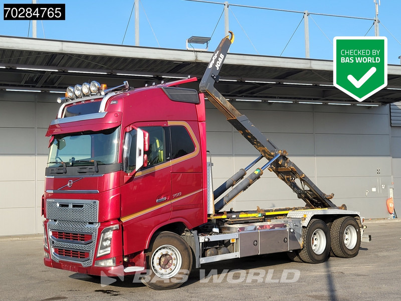 Volvo FH16 700 FH16 6X4 Full Air 20t Hook Xenon Euro 5 - Гаковий мультиліфт вантажівка: фото 1 Volvo FH16 700 FH16 6X4 Full Air 20t Hook Xenon Euro 5 - Гаковий мультиліфт вантажівка: фото 1