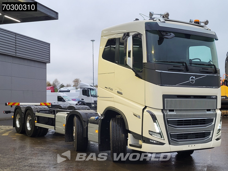 Volvo FH16 750 FH 8X4 NEW 8x4 chassis! Air suspension Big-Axle Automatic VEB+ Euro 6 - Вантажівка шасі: фото 3 Volvo FH16 750 FH 8X4 NEW 8x4 chassis! Air suspension Big-Axle Automatic VEB+ Euro 6 - Вантажівка шасі: фото 3