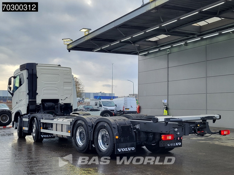 Volvo FH16 750 FH16 8X4 NEW 8x4 chassis! Air suspension Big-Axle Automatic VEB+ Euro 6 - Вантажівка шасі: фото 2 Volvo FH16 750 FH16 8X4 NEW 8x4 chassis! Air suspension Big-Axle Automatic VEB+ Euro 6 - Вантажівка шасі: фото 2