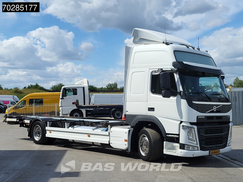 Volvo FM 370 4X2 19tons BDF NL-Truck Ladebordwand VEB Xenon ACC Euro 6 - Контейнеровоз/ Змінний кузов вантажівка: фото 3 Volvo FM 370 4X2 19tons BDF NL-Truck Ladebordwand VEB Xenon ACC Euro 6 - Контейнеровоз/ Змінний кузов вантажівка: фото 3