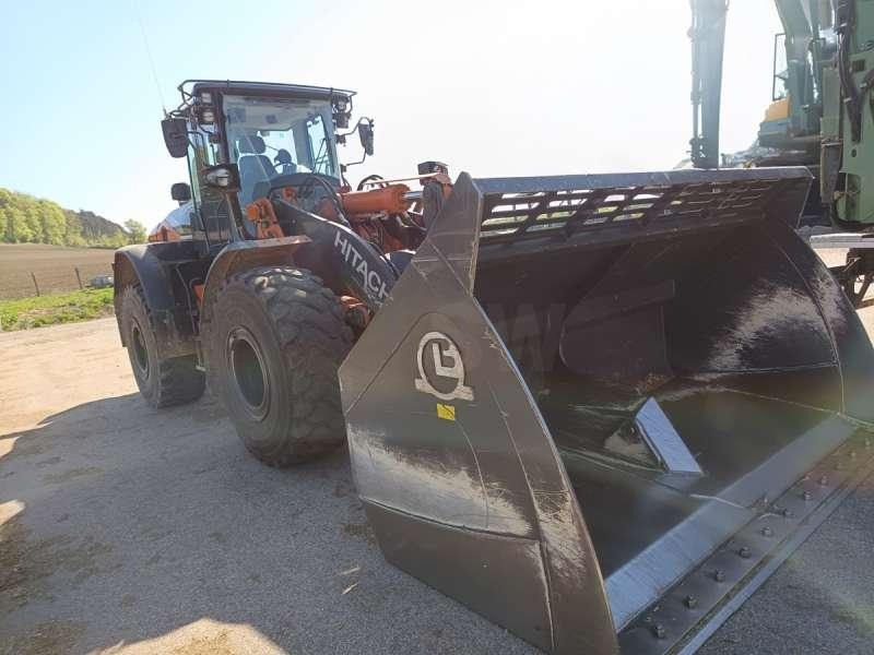 Hitachi ZW220-7 - Колісний навантажувач: фото 2 Hitachi ZW220-7 - Колісний навантажувач: фото 2