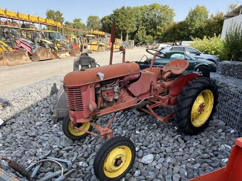 MASSEY-HARRIS PONY 812 - Інша техніка: фото 1 MASSEY-HARRIS PONY 812 - Інша техніка: фото 1