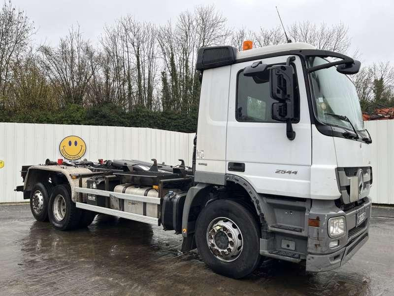 Mercedes ACTROS 2544 - Гаковий мультиліфт вантажівка: фото 1 Mercedes ACTROS 2544 - Гаковий мультиліфт вантажівка: фото 1