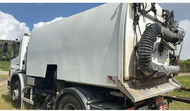 Mercedes AXOR 1829 - Підмітально-прибиральна машина: фото 4 Mercedes AXOR 1829 - Підмітально-прибиральна машина: фото 4