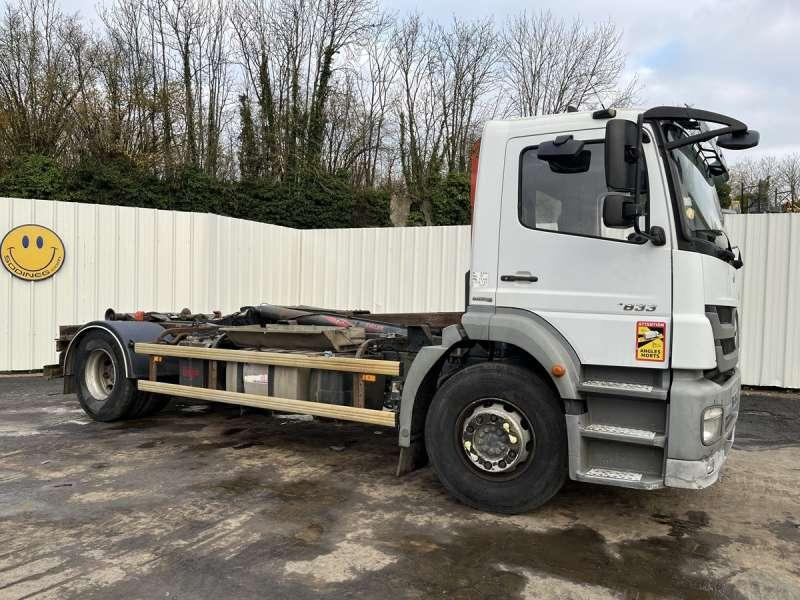 Mercedes AXOR 1833 - Гаковий мультиліфт вантажівка: фото 1 Mercedes AXOR 1833 - Гаковий мультиліфт вантажівка: фото 1