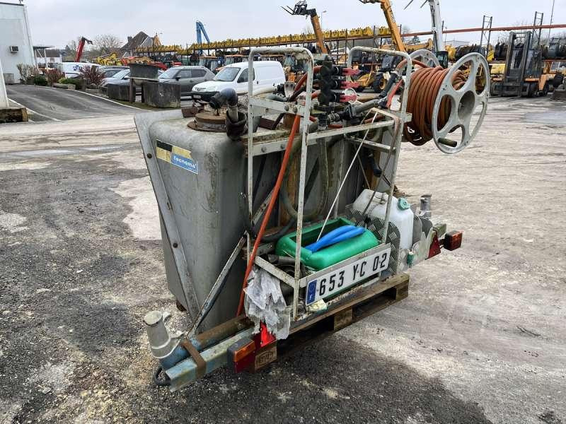 Tecnoma CUVE DE TRAITEMENT PHYTO - Обприскувач навісний: фото 4 Tecnoma CUVE DE TRAITEMENT PHYTO - Обприскувач навісний: фото 4