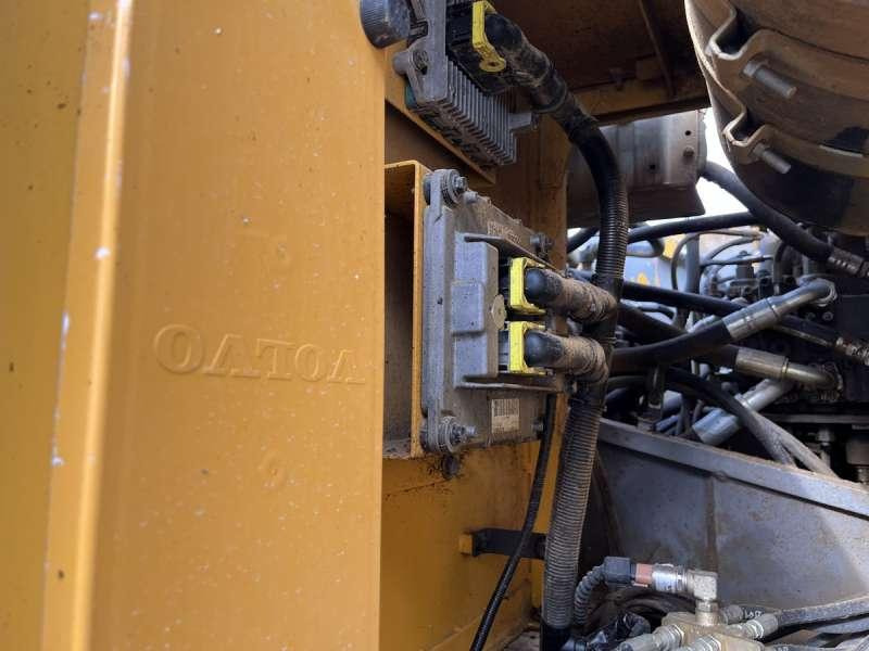 Гусеничний екскаватор Volvo EC220DL: фото 39