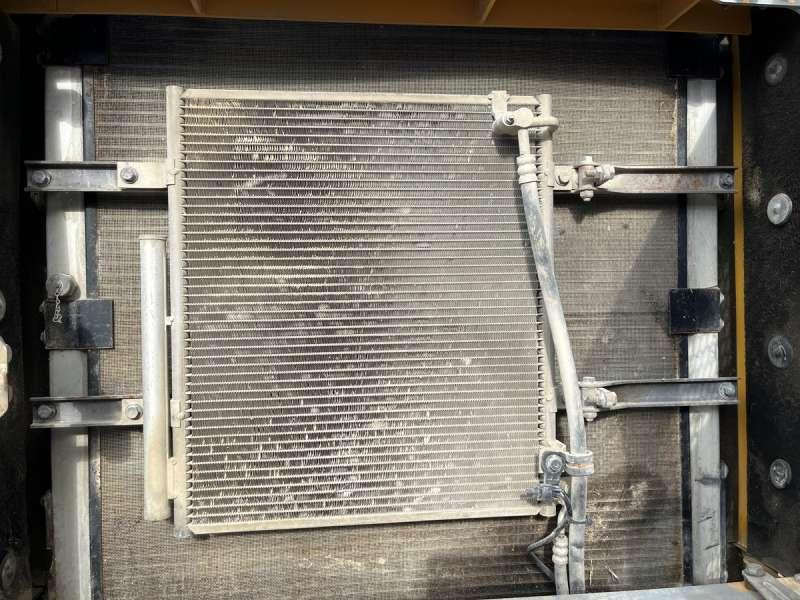 Гусеничний екскаватор Volvo EC220DL: фото 36