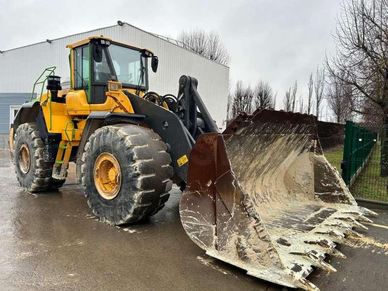 Volvo L220H - Колісний навантажувач: фото 1 Volvo L220H - Колісний навантажувач: фото 1