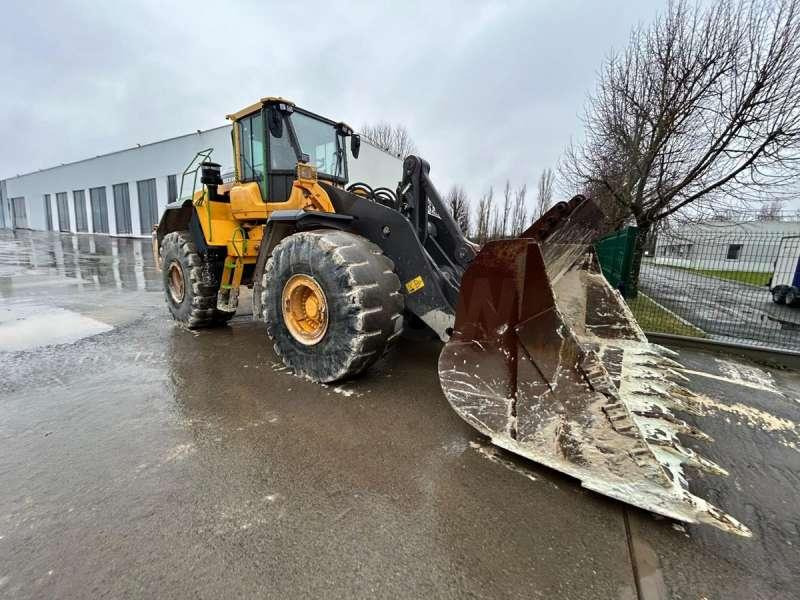 Volvo L220H - Колісний навантажувач: фото 2 Volvo L220H - Колісний навантажувач: фото 2