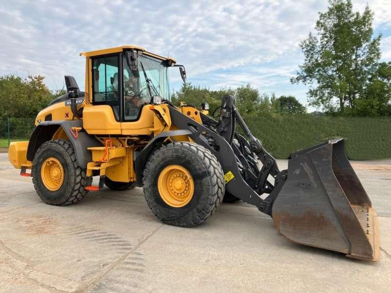 Volvo L90H - Колісний навантажувач: фото 1 Volvo L90H - Колісний навантажувач: фото 1