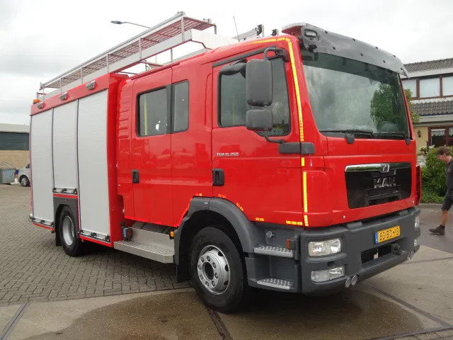 MAN TGM 15.250 FIRE TRUCK,2000 LITER TANK, FOAM TANK, AIRCO - Пожежна машина: фото 1 MAN TGM 15.250 FIRE TRUCK,2000 LITER TANK, FOAM TANK, AIRCO - Пожежна машина: фото 1