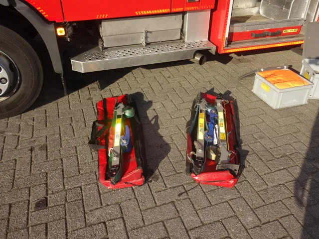 MAN TGM 15.250 FIRE TRUCK,2000 LITER TANK, FOAM TANK, AIRCO,WITH EQUIPMENT - Пожежна машина: фото 3 MAN TGM 15.250 FIRE TRUCK,2000 LITER TANK, FOAM TANK, AIRCO,WITH EQUIPMENT - Пожежна машина: фото 3