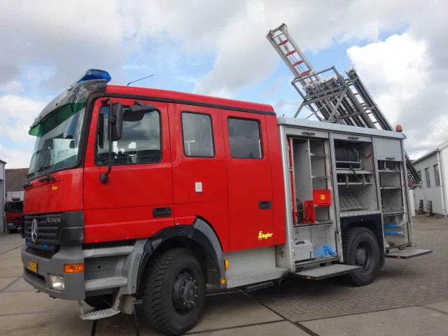 Mercedes-Benz Actros 1831 4X4 ZIEGLER BOMBEROS POMP,2500 L TANK - Пожежна машина: фото 1 Mercedes-Benz Actros 1831 4X4 ZIEGLER BOMBEROS POMP,2500 L TANK - Пожежна машина: фото 1