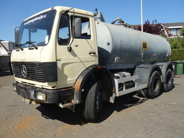 Mercedes-Benz MB 2222 6X4 WATERTANKER WITH PUMP - Вантажівка цистерна: фото 2 Mercedes-Benz MB 2222 6X4 WATERTANKER WITH PUMP - Вантажівка цистерна: фото 2