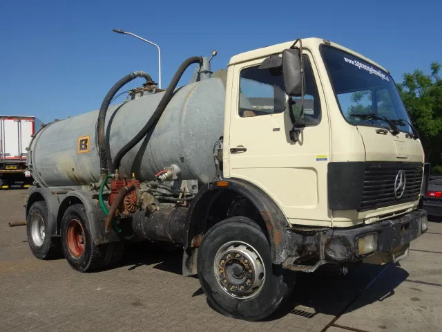 Mercedes-Benz MB 2222 6X4 WATERTANKER WITH PUMP - Вантажівка цистерна: фото 1 Mercedes-Benz MB 2222 6X4 WATERTANKER WITH PUMP - Вантажівка цистерна: фото 1