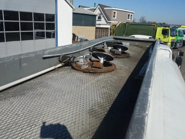 Volvo FL 240 220PK 12000 LITER STEELSPRINGS - Вантажівка цистерна: фото 4 Volvo FL 240 220PK 12000 LITER STEELSPRINGS - Вантажівка цистерна: фото 4