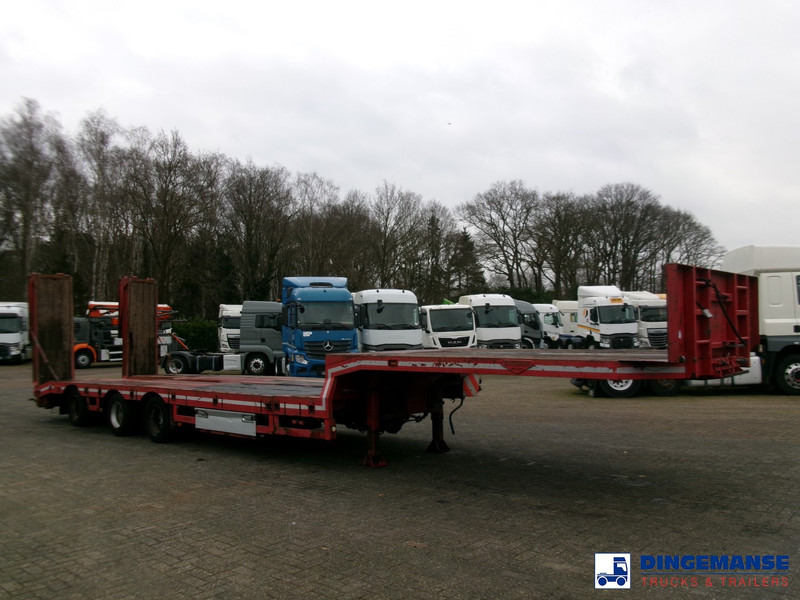 Broshuis 3-axle semi lowbed trailer 45t + ramps - DAMAGED - Низькорамна платформа напівпричіп: фото 2 Broshuis 3-axle semi lowbed trailer 45t + ramps - DAMAGED - Низькорамна платформа напівпричіп: фото 2