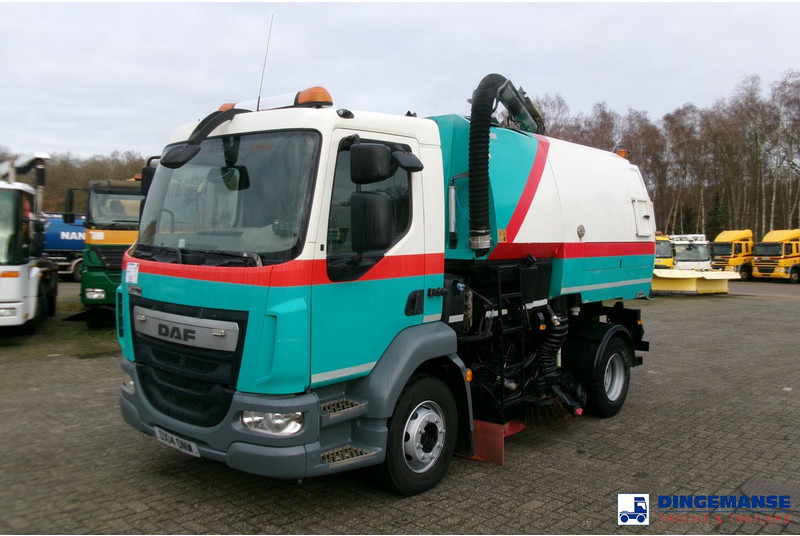 DAF LF 55.220 4X2 Johnston street sweeper - Підмітально-прибиральна машина: фото 1 DAF LF 55.220 4X2 Johnston street sweeper - Підмітально-прибиральна машина: фото 1