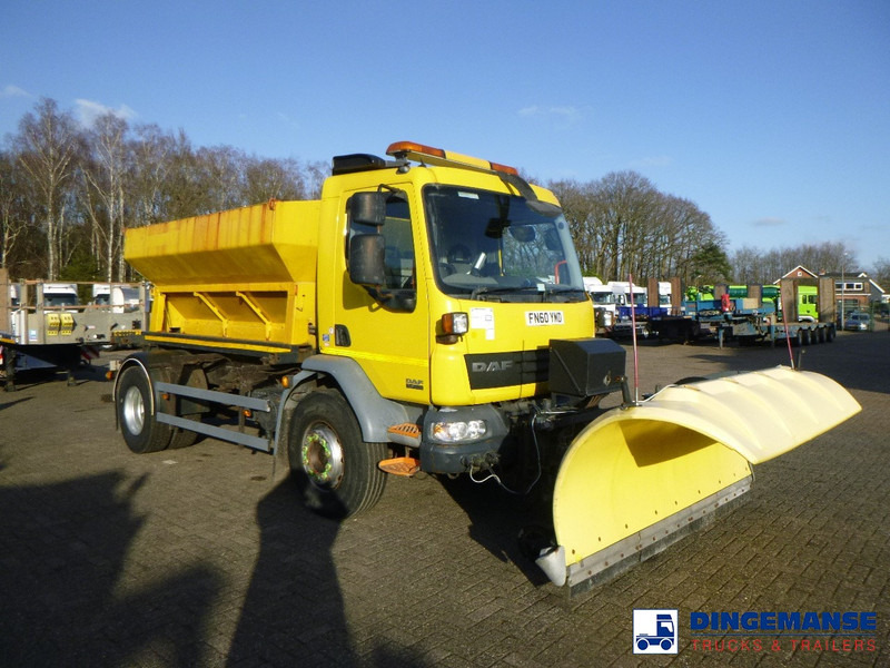 DAF LF 55.220 4x2 RHD gritter / snow plough - Снігоприбиральна машина: фото 2 DAF LF 55.220 4x2 RHD gritter / snow plough - Снігоприбиральна машина: фото 2