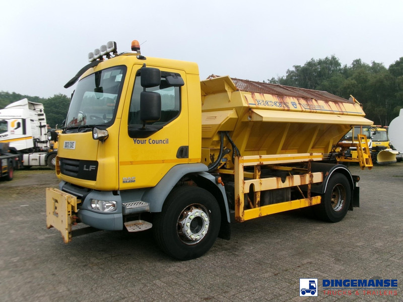 DAF LF 55.250 4X2 RHD gritter - Снігоприбиральна машина: фото 1 DAF LF 55.250 4X2 RHD gritter - Снігоприбиральна машина: фото 1