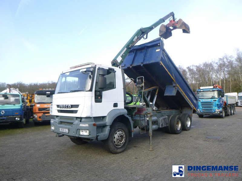 Iveco AD260T33 6X4 RHD tipper + HMF crane - Вантажівка з маніпулятором: фото 1 Iveco AD260T33 6X4 RHD tipper + HMF crane - Вантажівка з маніпулятором: фото 1