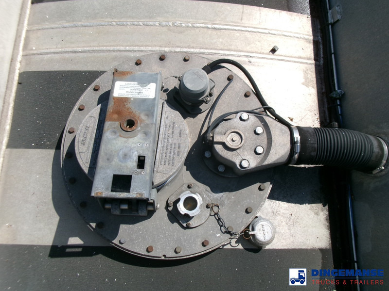 Напівпричіп цистерна Lakeland Fuel tank alu 42.8 m3 / 6 comp + pump: фото 18