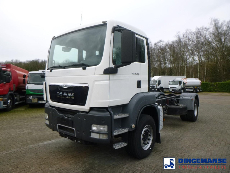 MAN TGS 19.360 4X2 BBS manual Euro 2 chassis + PTO - Вантажівка шасі: фото 1 MAN TGS 19.360 4X2 BBS manual Euro 2 chassis + PTO - Вантажівка шасі: фото 1