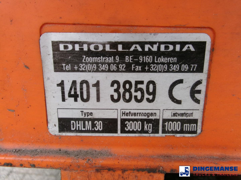 Тентована вантажівка Mercedes-Benz Antos 2533L 6x2 Euro 6 curtain sider: фото 18 Тентована вантажівка Mercedes-Benz Antos 2533L 6x2 Euro 6 curtain sider: фото 18