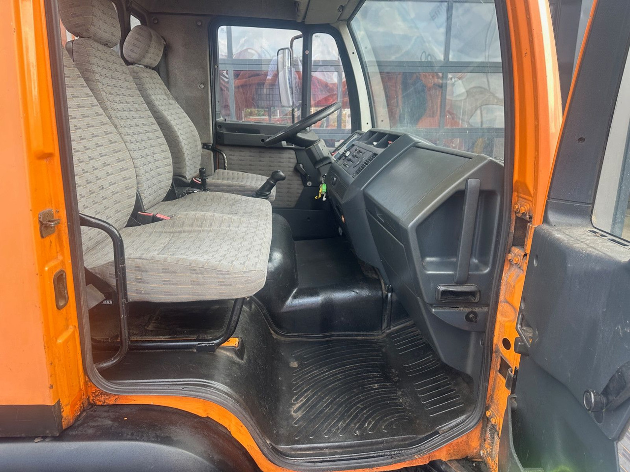 MAN 8.163 Pritsche - Бортова вантажівка/ Платформа: фото 5 MAN 8.163 Pritsche - Бортова вантажівка/ Платформа: фото 5