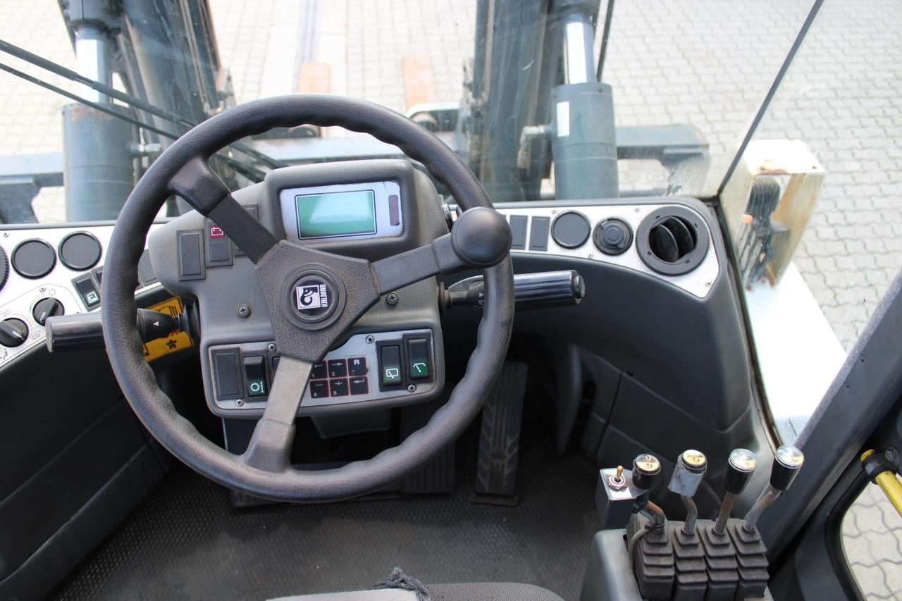 Kalmar DCE120-6 - Дизельний навантажувач: фото 4 Kalmar DCE120-6 - Дизельний навантажувач: фото 4