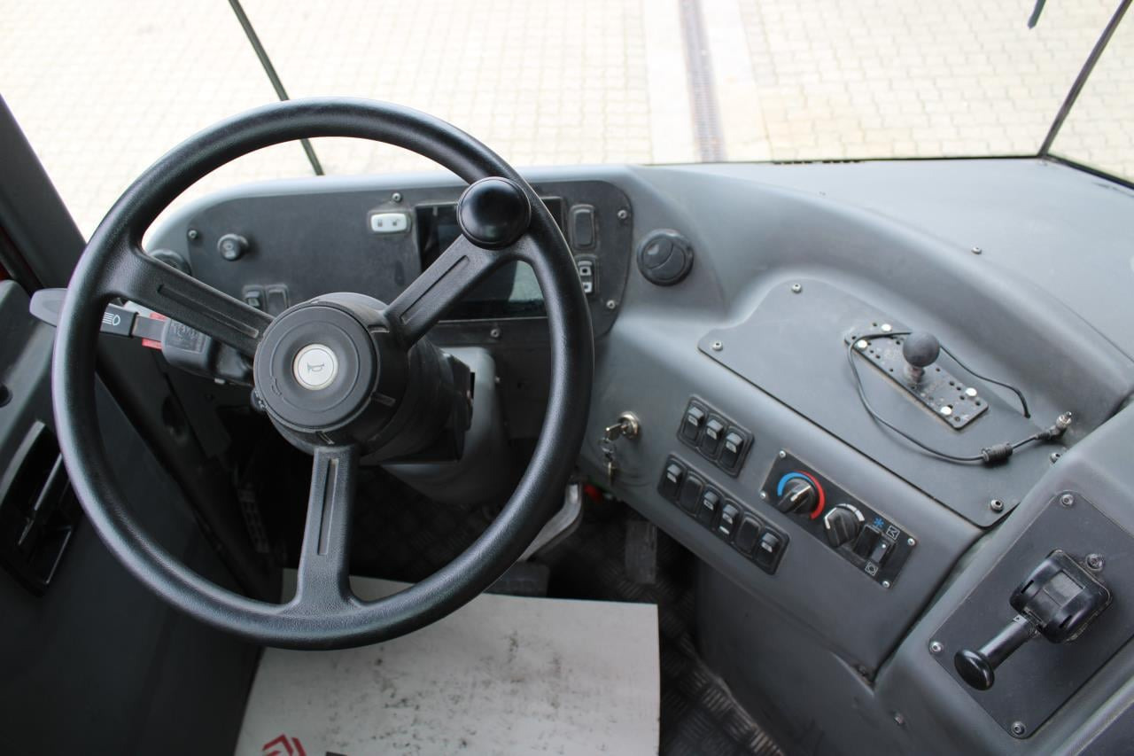 Kalmar T2I 4X2 - Термінальний трактор: фото 4 Kalmar T2I 4X2 - Термінальний трактор: фото 4