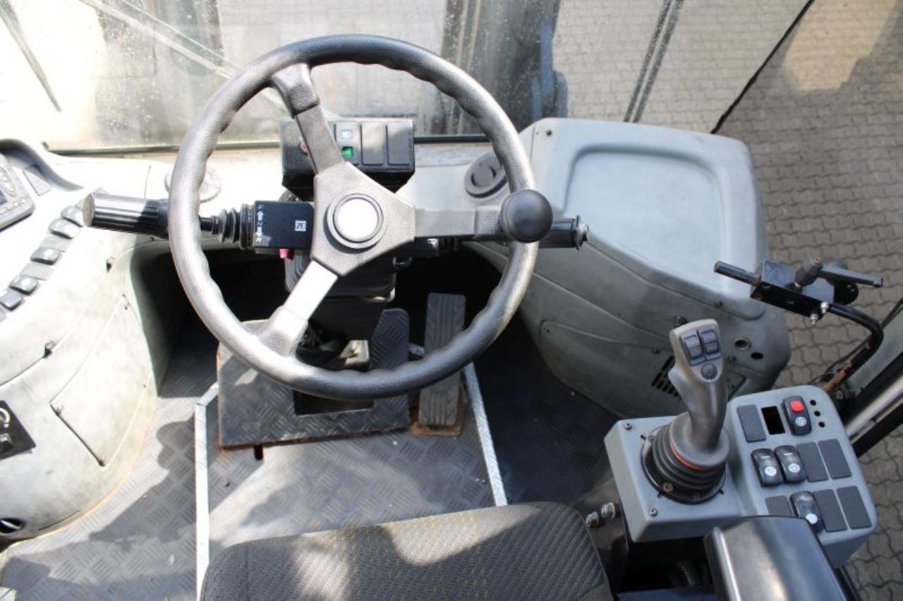 SMV SL16-900B - Дизельний навантажувач: фото 4 SMV SL16-900B - Дизельний навантажувач: фото 4