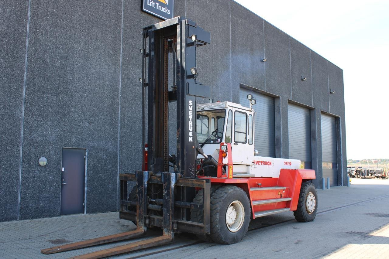 SveTruck 25120-42 - Дизельний навантажувач: фото 2 SveTruck 25120-42 - Дизельний навантажувач: фото 2