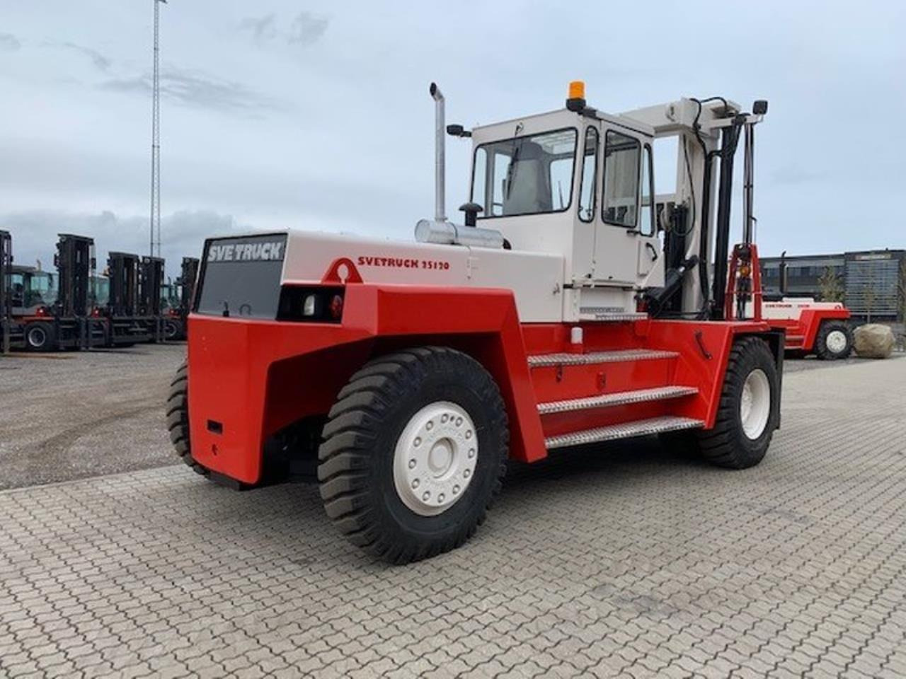 SveTruck 25120-42 - Дизельний навантажувач: фото 3 SveTruck 25120-42 - Дизельний навантажувач: фото 3