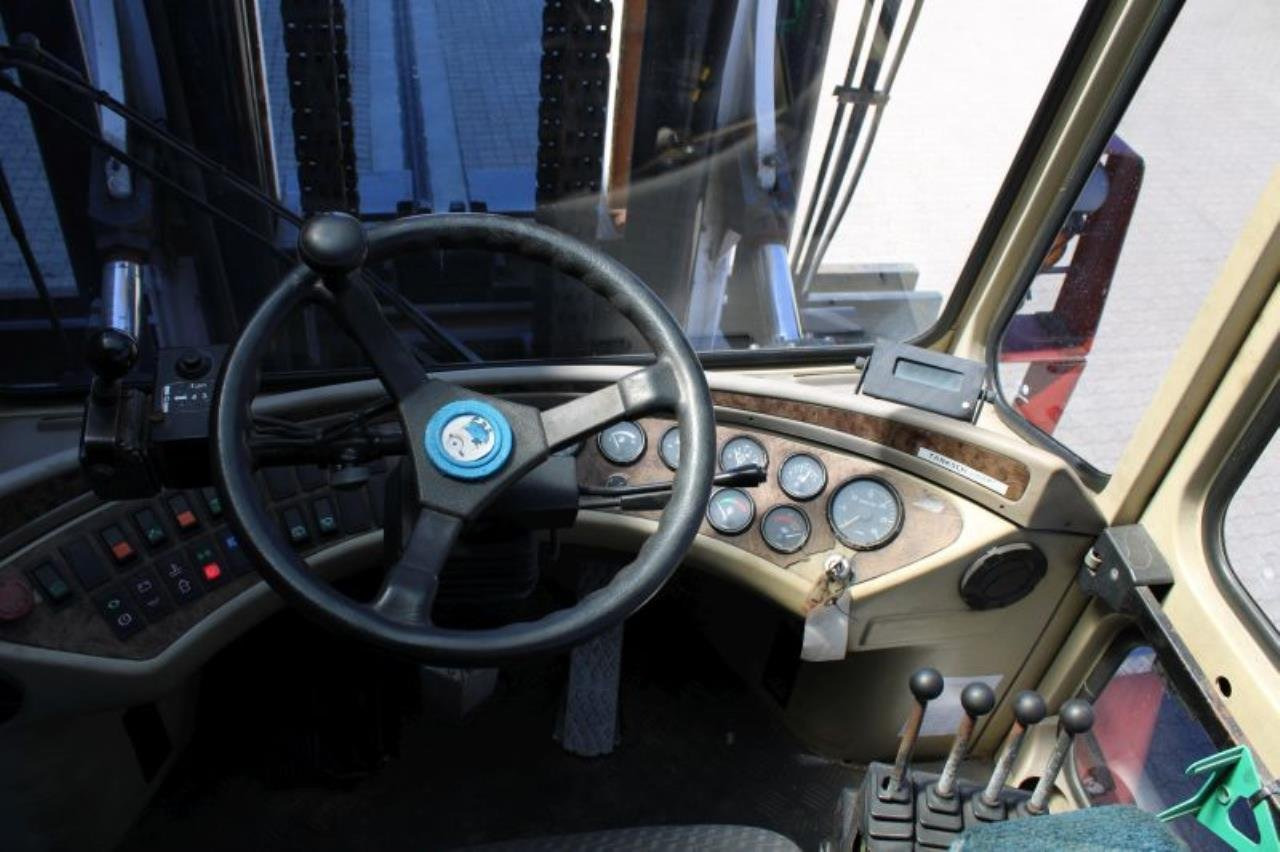 SveTruck 25120-42 - Дизельний навантажувач: фото 4 SveTruck 25120-42 - Дизельний навантажувач: фото 4