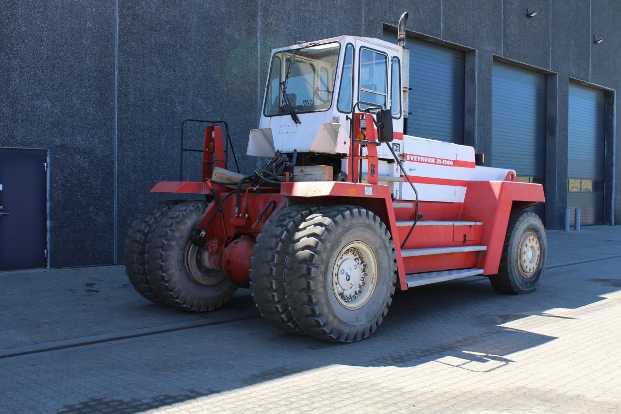 SveTruck 32120-47 - Дизельний навантажувач: фото 2 SveTruck 32120-47 - Дизельний навантажувач: фото 2